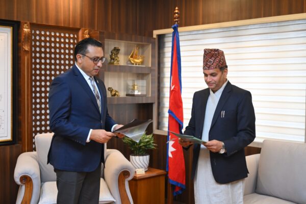 धितोपत्र बोर्डका नवनियुक्त अध्यक्ष डा. भट्टले लिए शपथ, अर्थमन्त्रीले दिए परिणाममुखी काम गर्ने निर्देशन