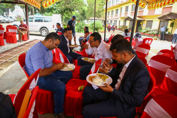 राष्ट्रिय धान दिवस: खुमलटारमा धान रोपाइँ र दही–चिउराको रमाइलो (तस्विरहरु)