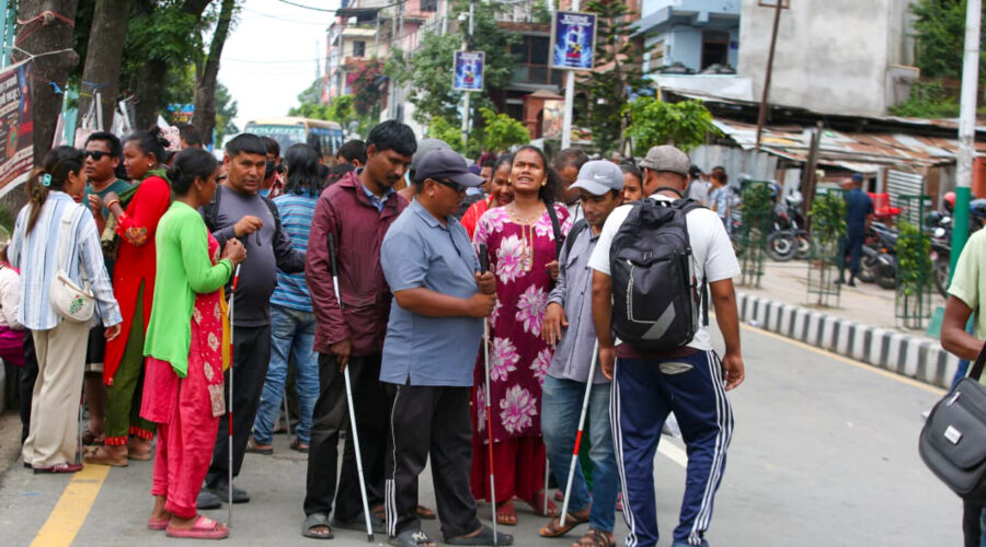 रोजगारी र जीविकाको माग गर्दै दृष्टिविहीन नागरिकहरू माइतीघरमा धर्नामा