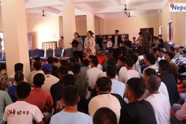 नुवाकोटको बाल सुधार गृहमा मन्त्री बादीको निरीक्षण, बालबालिकासँग गरिन् सिधा संवाद