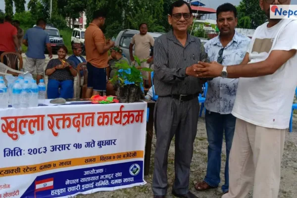 चर्को ट्राफिक जरिवाना खारेज र सुरक्षित सडकको माग गर्दै नेपाल यातायात मजदुर संघको अभियान