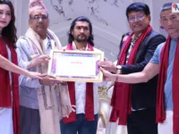 फिल्म ‘आशा’ घोषणा समारोहमा अनुभवी ड्रेसम्यान कमल मिश्रलाई ५१ हजार नगदसहित सम्मान
