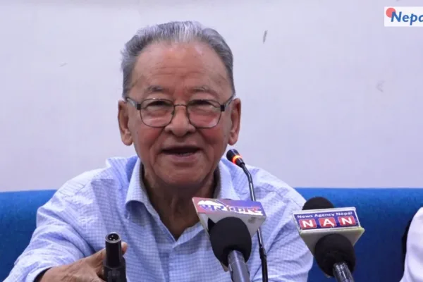 नेपाल अब दुई होइन, तीन ढुङ्गाबीचको तरुल बन्यो : परराष्ट्रविद् श्रेष्ठ