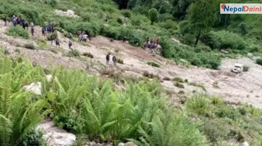 बझाङमा बोलेरो जीप दुर्घटना : ३ को मृत्यु, १३ घाइते, गम्भीर घाइतेलाई हेलिकोप्टरबाट उद्धार