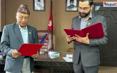 सहिद दशरथचन्द स्वास्थ्य विज्ञान विश्वविद्यालयका नवनियुक्त उपकुलपति र रजिष्ट्रारलाई शपथ