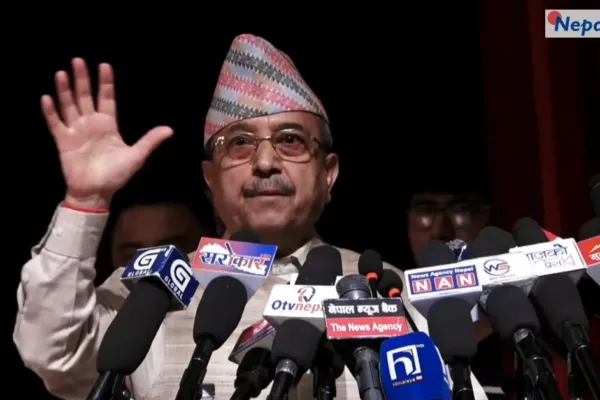 व्यक्ति जोडेर मात्र बनाइएको एकताले वीपीको उचाइ छुन सक्दैन : पूर्णबहादुर खड्का