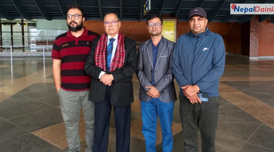 पूर्वप्रधानमन्त्री झलनाथ खनाल एक साताको भ्रमणमा चीन प्रस्थान
