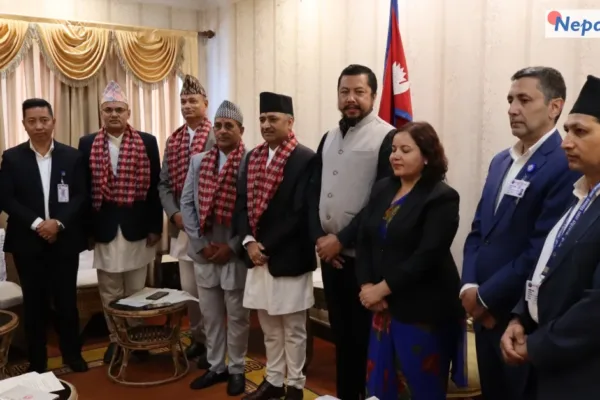 विद्युत् नियमन आयोगका नवनियुक्त अध्यक्ष र सदस्यले लिए सपथ