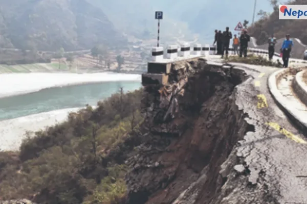 अविरल वर्षा र पहिरोले देशभरका प्रमुख राजमार्ग ठप्प