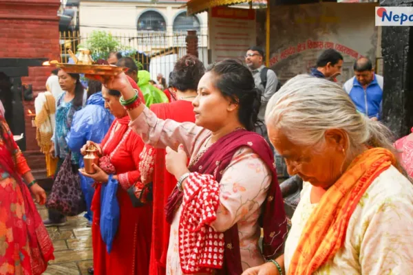 साउनको दोस्रो सोमबार: कोटेश्वरको महादेवस्थान मन्दिरमा भक्तजनको भारी भीड