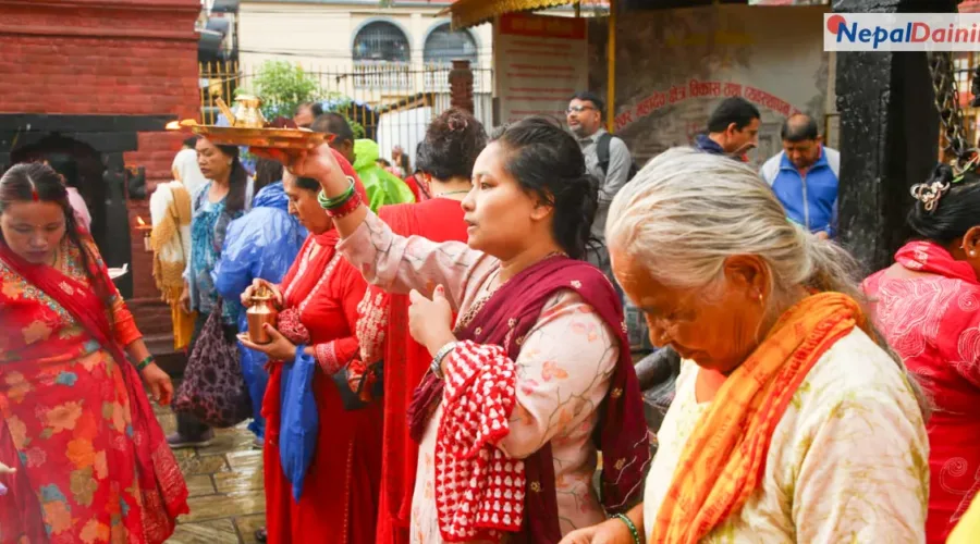साउनको दोस्रो सोमबार: कोटेश्वरको महादेवस्थान मन्दिरमा भक्तजनको भारी भीड