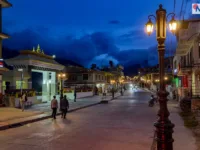 साँझको जोमसोम बजार: पर्यटकीय चहलपहलले झन् मनमोहक (तस्बिरहरू)