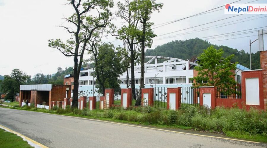 जलेको गोदावरी सनराइज सम्मेलन केन्द्र पुनर्निर्माणको प्रतीक्षामा