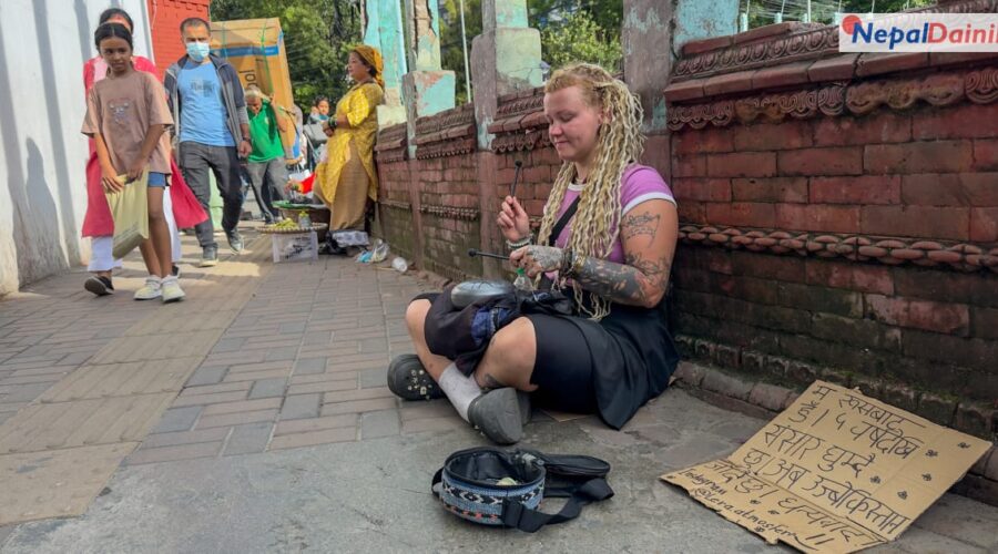 मागेरै विश्व घुम्ने योजना